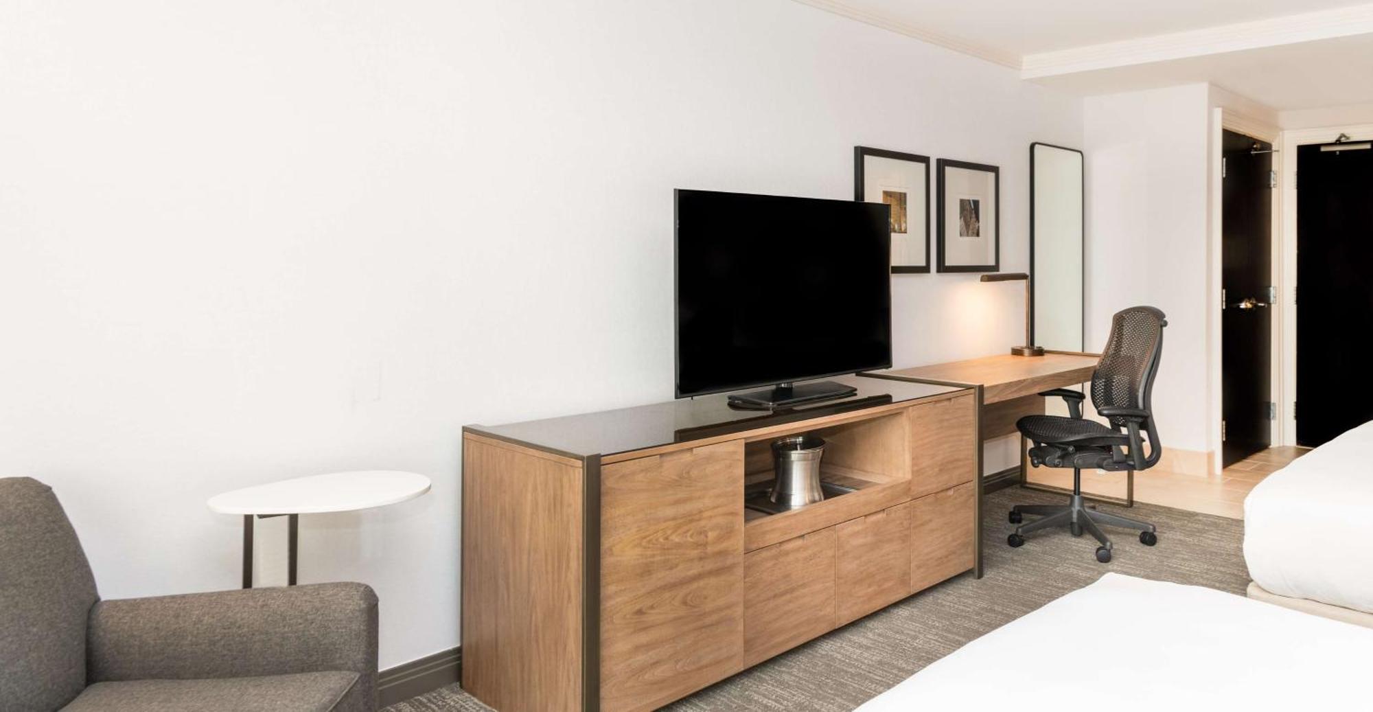 ホテル Hilton Columbus/Polaris エクステリア 写真
