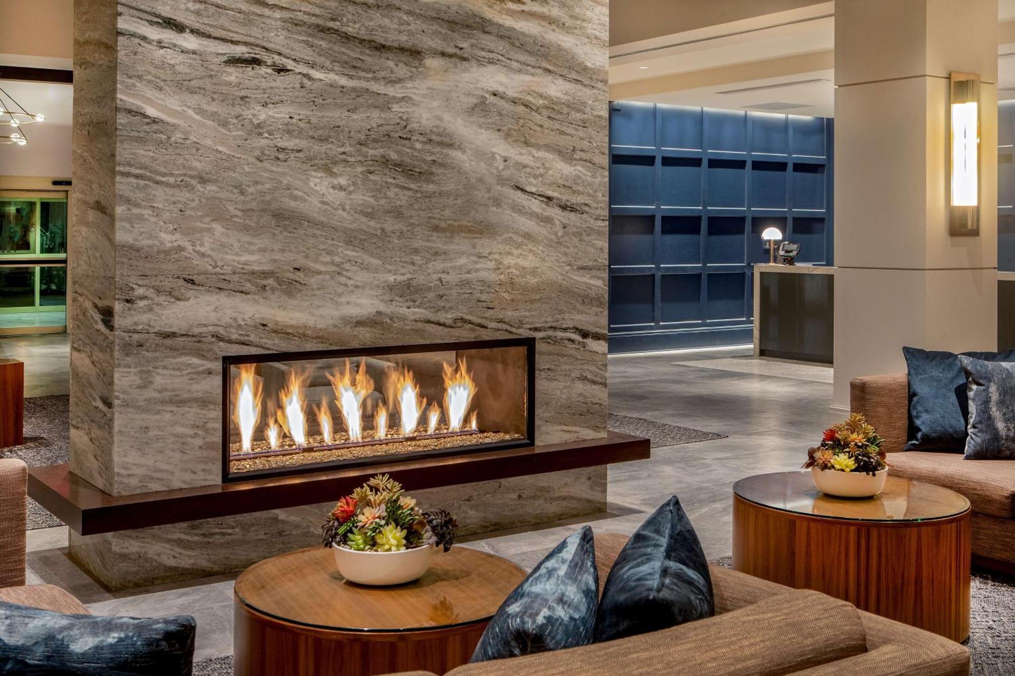ホテル Hilton Columbus/Polaris エクステリア 写真